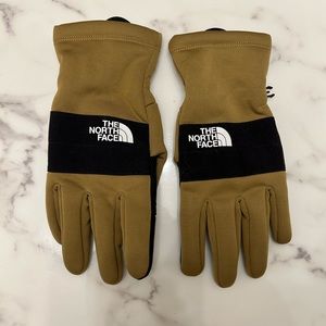 NWOT North Face Gloves